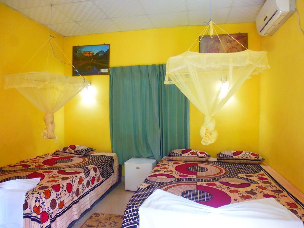 The Nilmini Lodge Сигирия Экстерьер фото