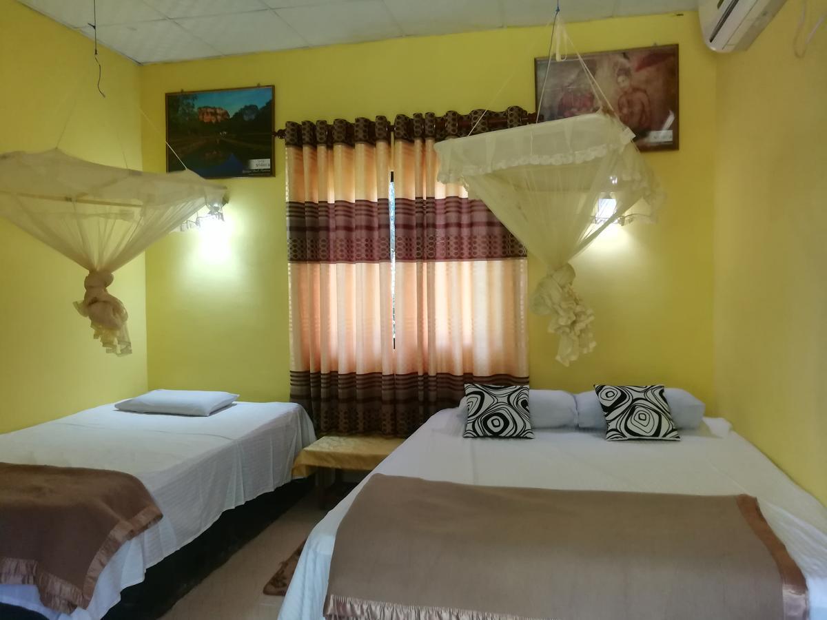 The Nilmini Lodge Сигирия Экстерьер фото
